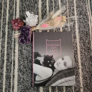 CAT LADY CHIC BY Diane Lovejoy